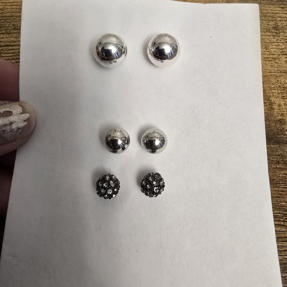 3/$15 Silvertone and Black Stud ball Earring Set of 3 pairs - Picture 2 of 4